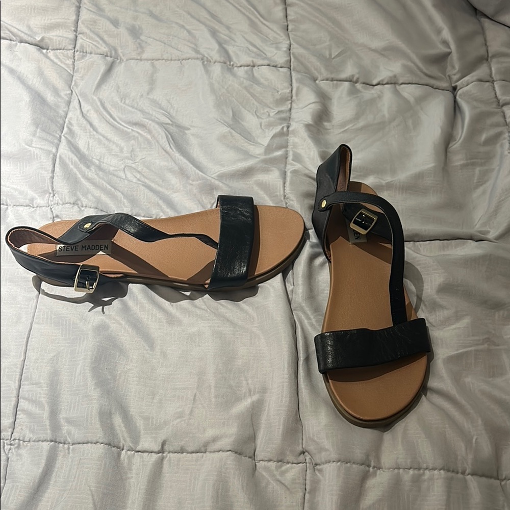 Steve Madden Black and Tan Minimalist Sandals